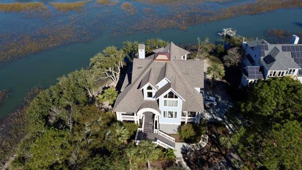 268 Little Oak Island Dr, Folly Beach, SC 29439