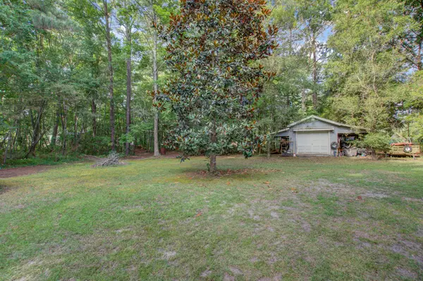 Huger, SC 29450,927 Mary St