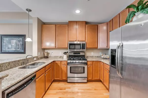 Daniel Island, SC 29492,125 Pier View St #307