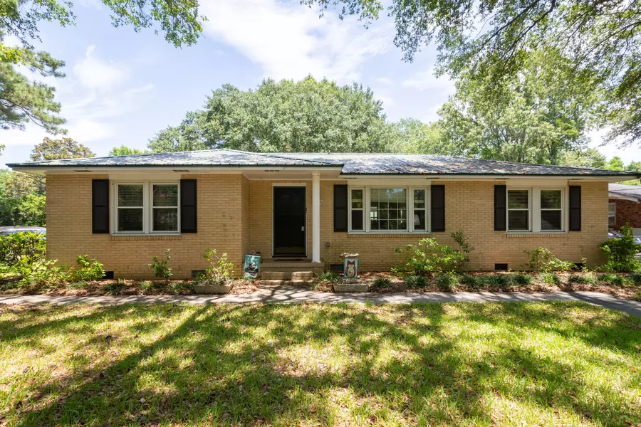 7032 Terrace Dr, North Charleston, SC 29406