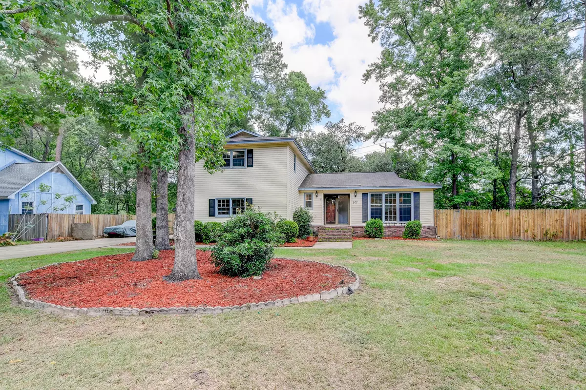 Summerville, SC 29485,207 Foxcroft Ln