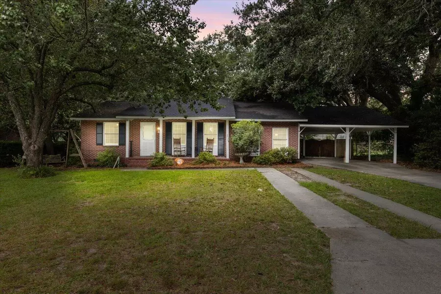 110 Forest Cir, Summerville, SC 29483