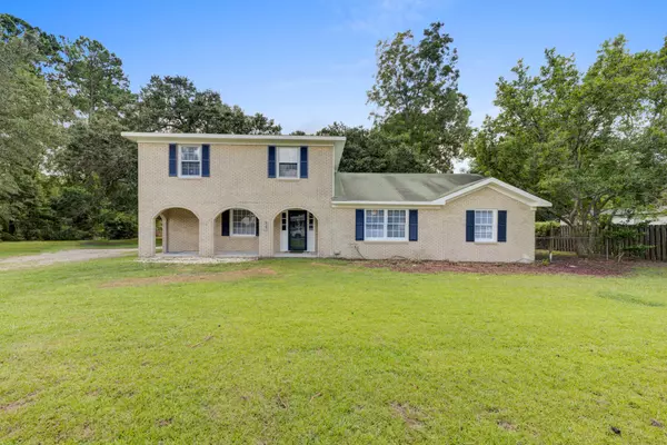 337 Embassy Dr, Summerville, SC 29483