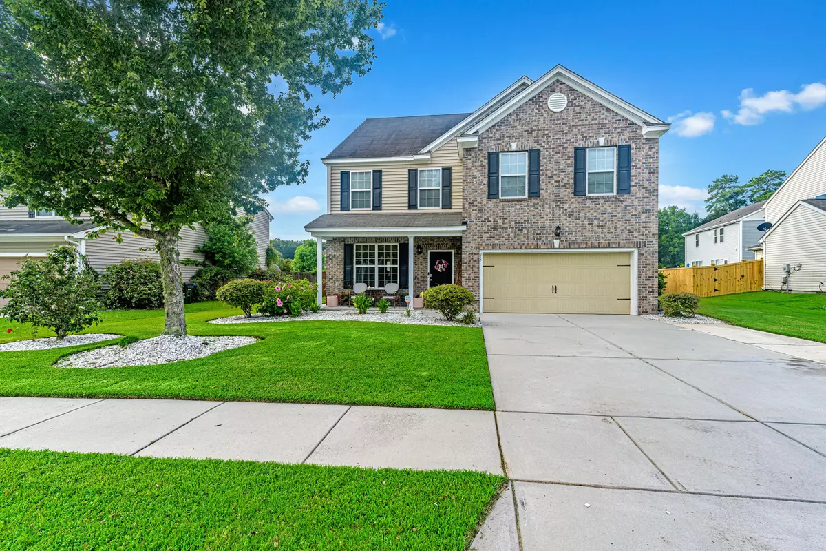 Summerville, SC 29485,215 Medford Dr