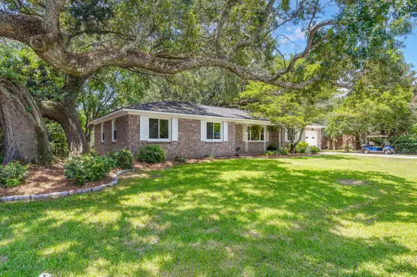 1051 Quail Dr, Charleston, SC 29412