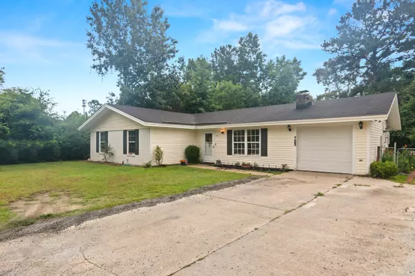 705 Mountain Pine Rd, Moncks Corner, SC 29461