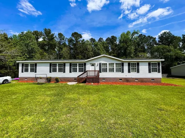 688 Crawford Rd, Bonneau, SC 29431