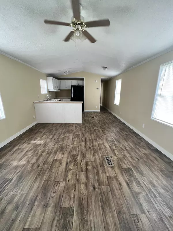 Elloree, SC 29047,2127 Tee Vee Rd