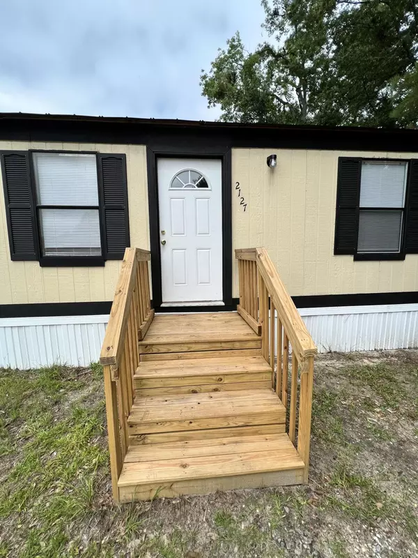 Elloree, SC 29047,2127 Tee Vee Rd