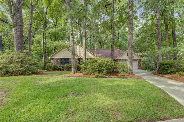 Summerville, SC 29485,102 Colony Ct