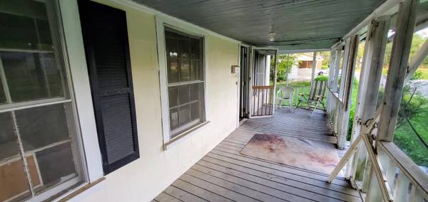 Walterboro, SC 29488,301 Sanders St