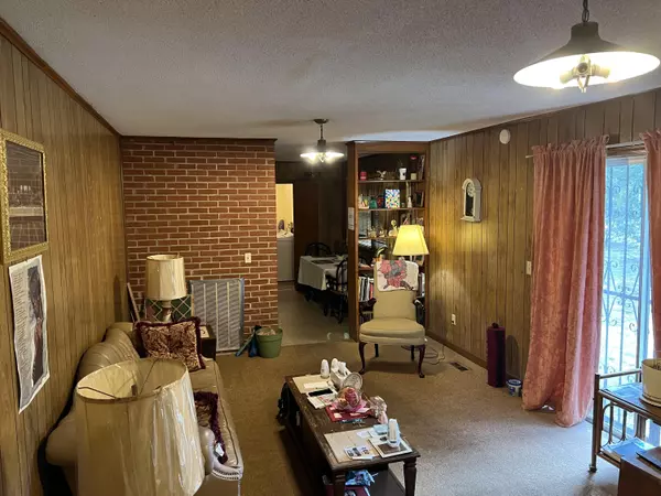 Walterboro, SC 29488,1588 Green Pond Hwy