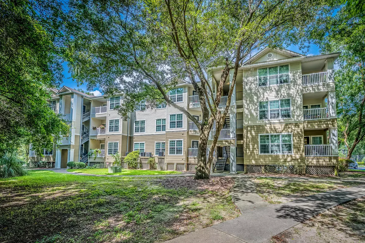 Charleston, SC 29412,700 Daniel Ellis Dr #2305