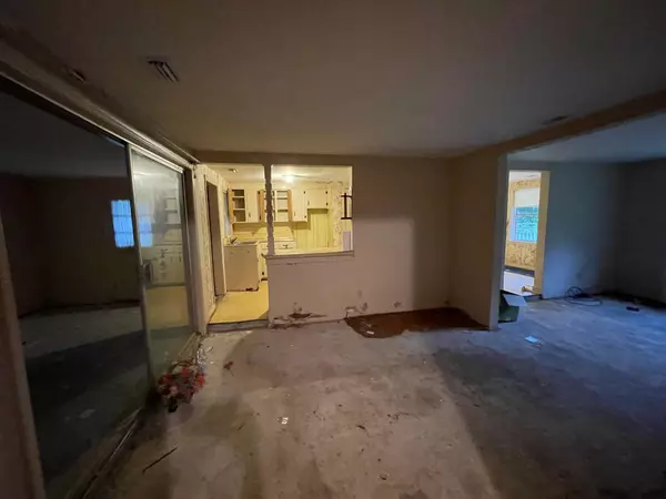 Bonneau, SC 29431,102 Bonneau St