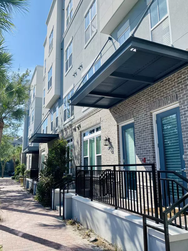 Charleston, SC 29492,200 River Landing Dr #B306