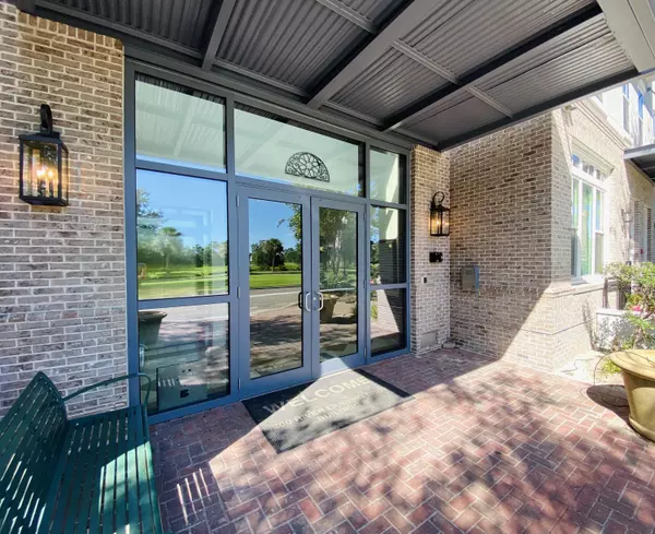 200 River Landing Dr #B306, Charleston, SC 29492