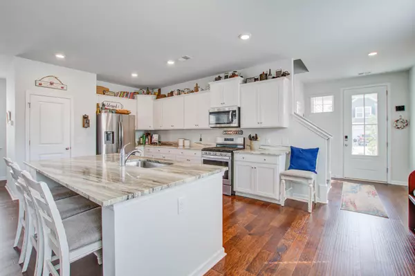 Mount Pleasant, SC 29429,998 Sago Palm Ct