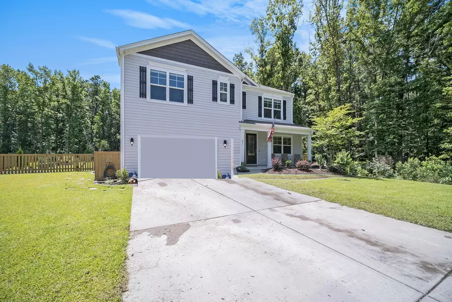 821 Neosho Ct, Moncks Corner, SC 29461