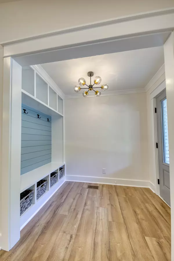 Charleston, SC 29407,1607 Carterett Ave