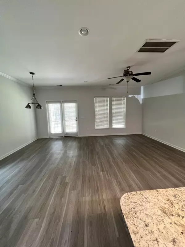 Summerville, SC 29486,221 S Lamplighter Ln