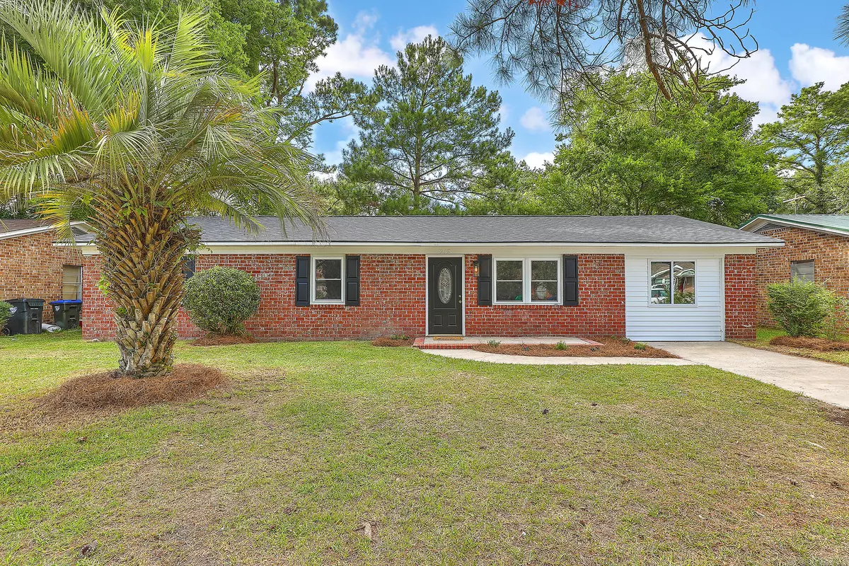 Summerville, SC 29483,212 Gardenia St