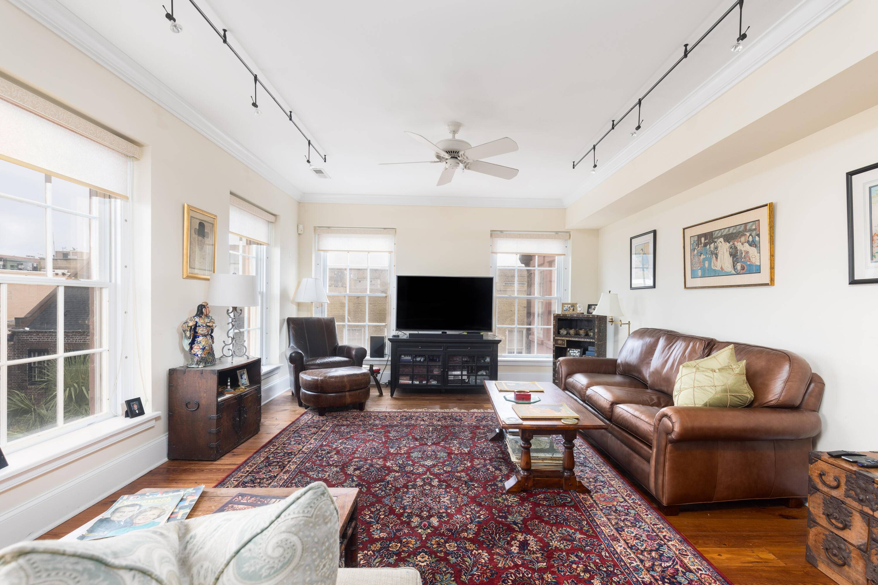 Charleston, SC 29401,160 East Bay St #303