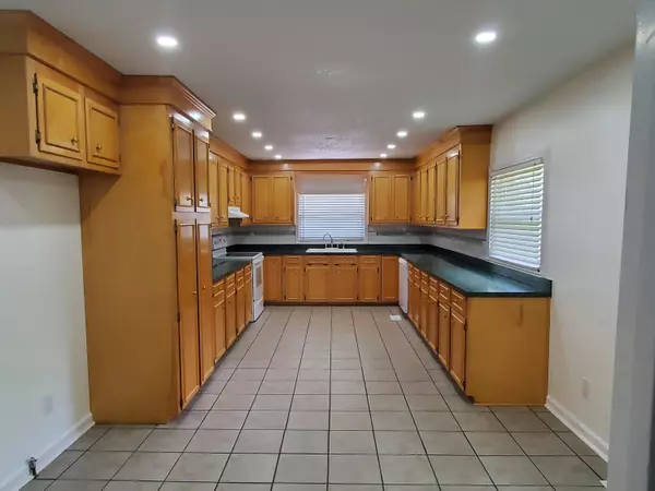 Charleston, SC 29407,337 Mcclain St