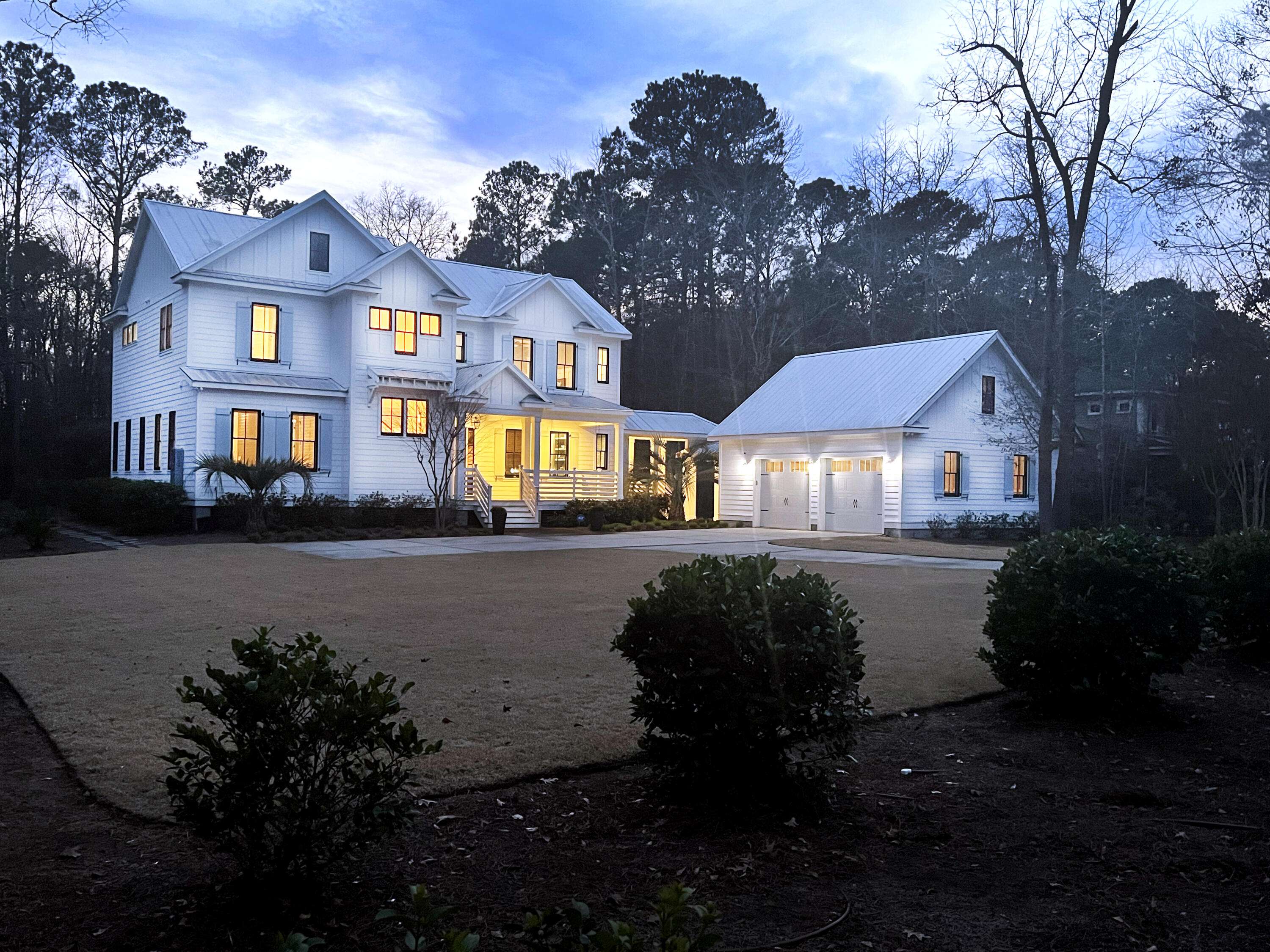 Ravenel, SC 29470,4331 Lady Banks Ln
