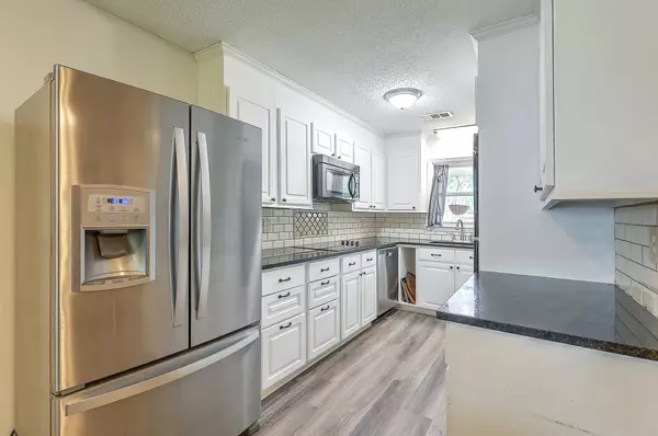 Summerville, SC 29486,506 Longleaf Rd