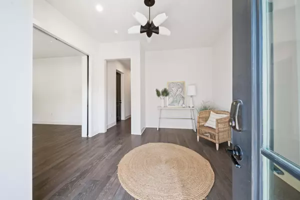 Charleston, SC 29492,504 Helmsman St