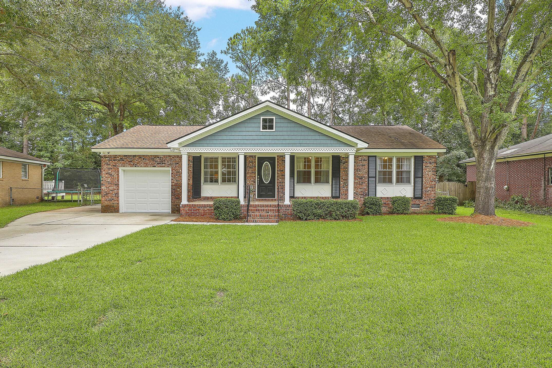 112 Camelot Dr, Goose Creek, SC 29445
