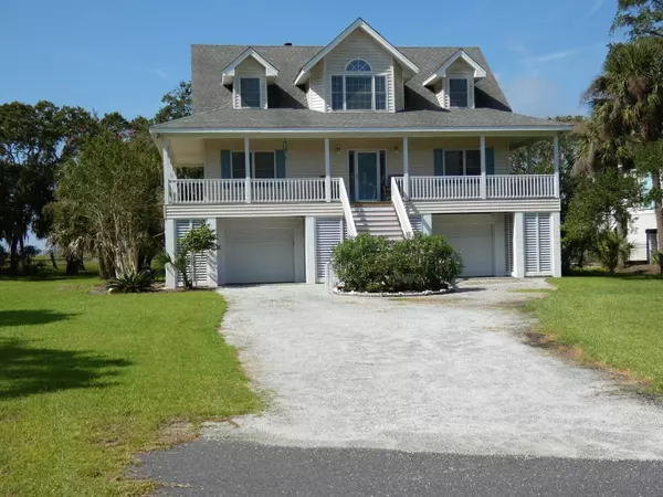 8699 Palmetto Rd, Edisto Island, SC 29438