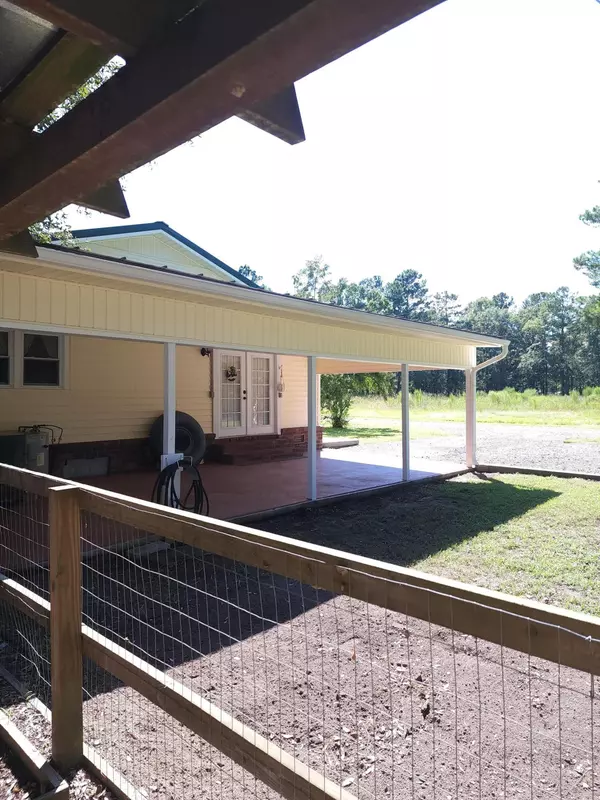 Bonneau, SC 29431,122 George Ln