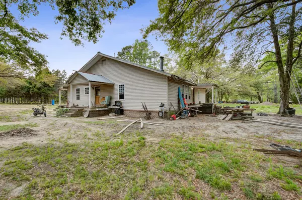 Ravenel, SC 29470,425 Tannenbaum Rd