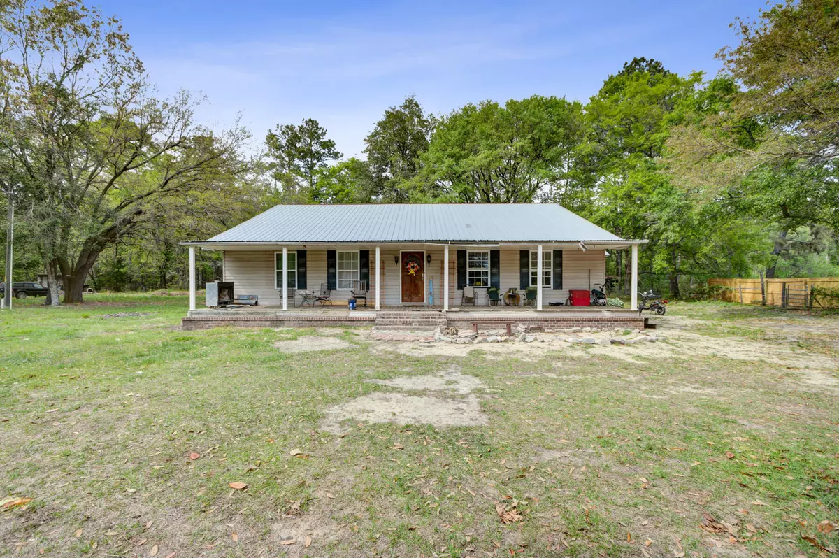 Ravenel, SC 29470,425 Tannenbaum Rd