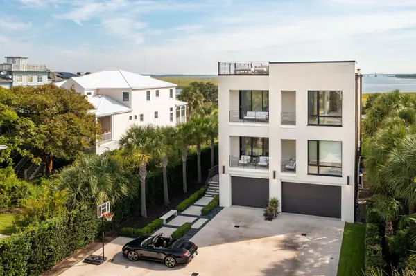 Sullivans Island, SC 29482,910 Middle St