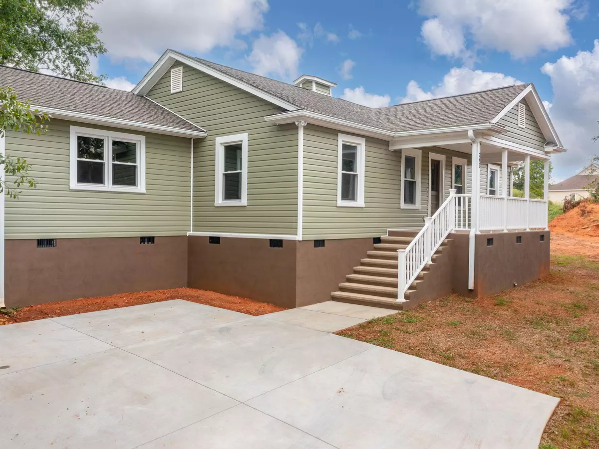 Inman, SC 29349,242 W Clark Road Rd