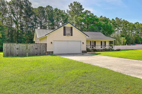 Moncks Corner, SC 29461,104 Lois Cir