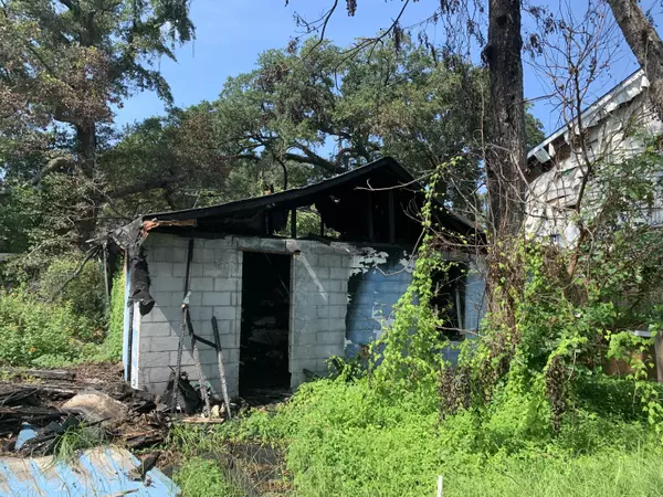 North Charleston, SC 29406,5858 Longleaf Ave