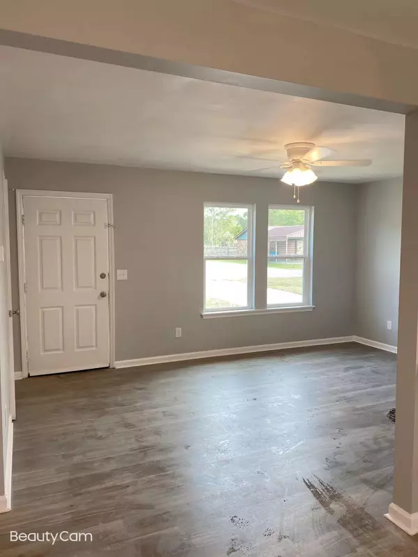 Ladson, SC 29456,4421 Jenwood St