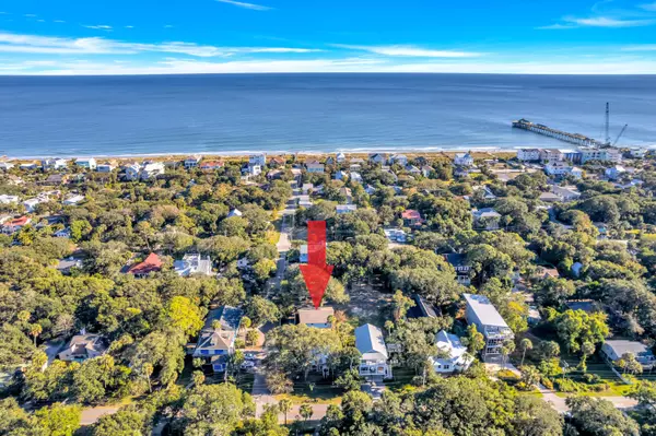 222 E Hudson Ave, Folly Beach, SC 29439