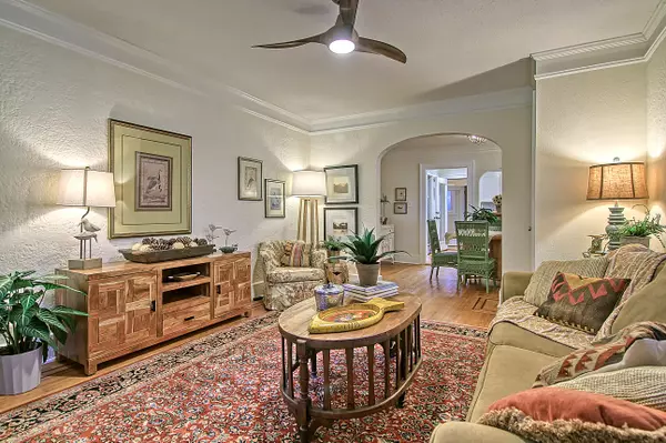 Charleston, SC 29407,208 Live Oak Ave