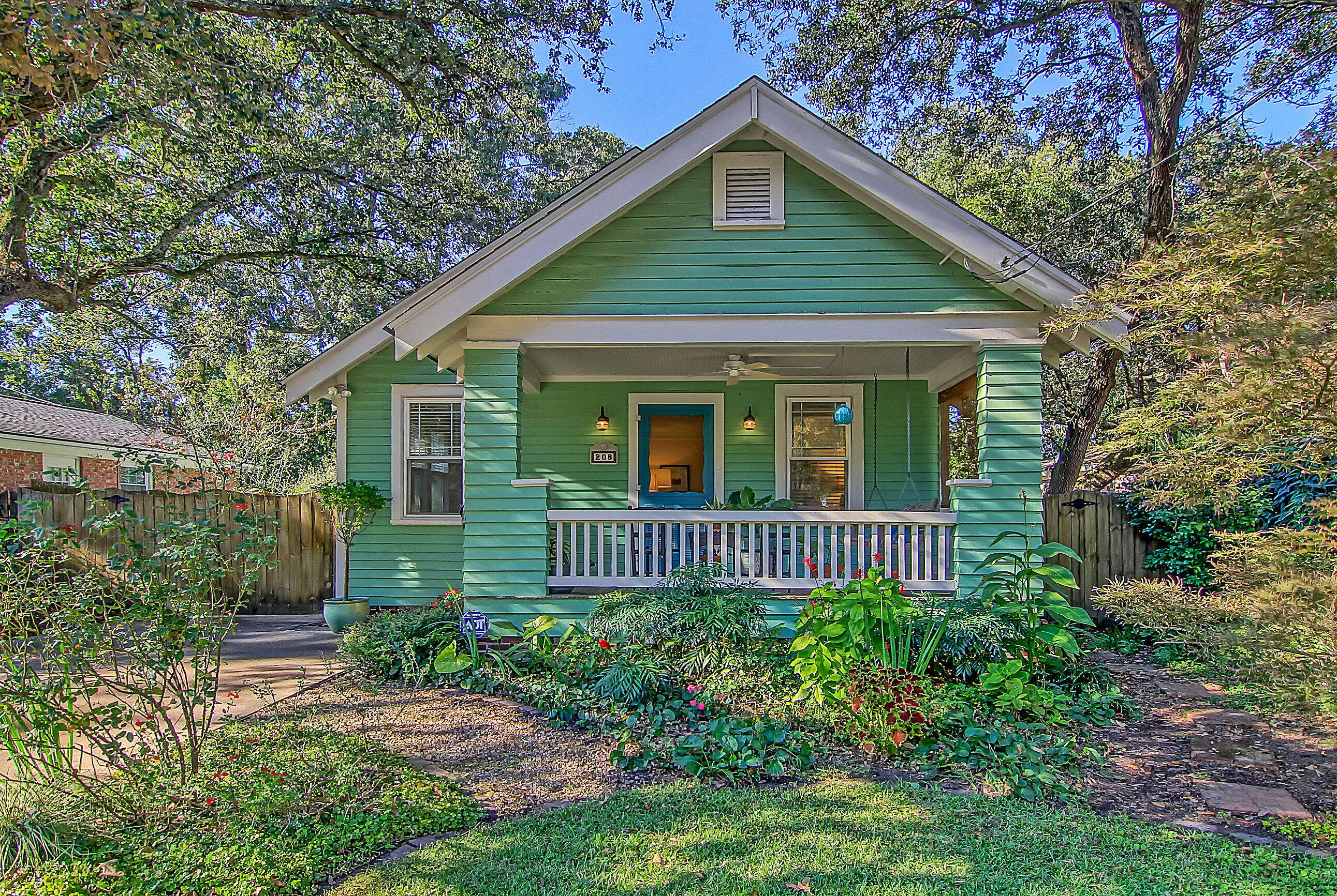 208 Live Oak Ave, Charleston, SC 29407