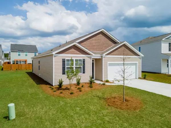 Summerville, SC 29483,183 Cloverleaf St