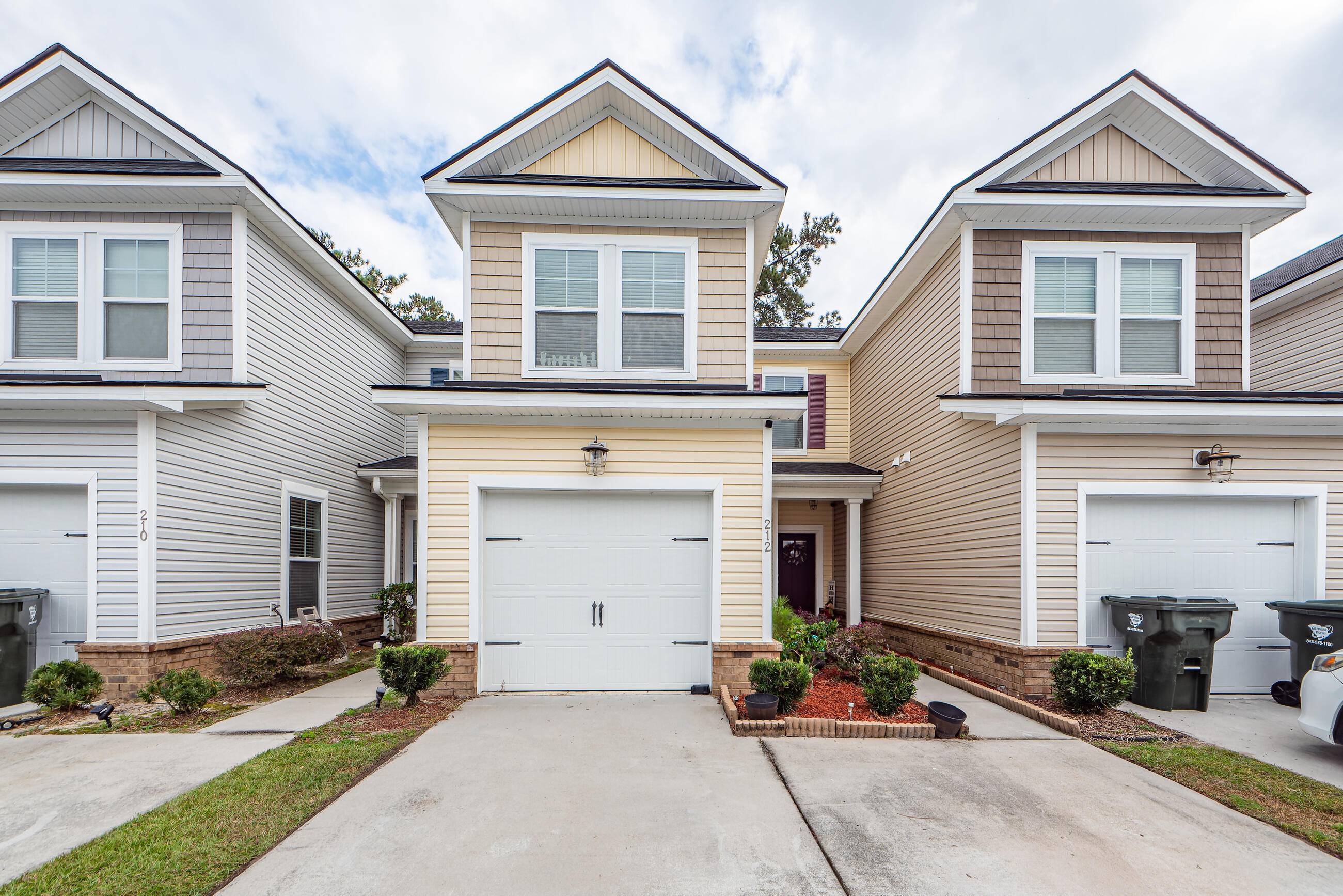 212 S Lamplighter Ln, Summerville, SC 29486
