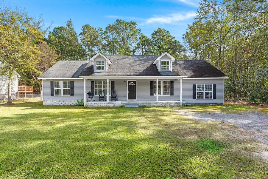 130 Dawsey Dr, Bonneau, SC 29431