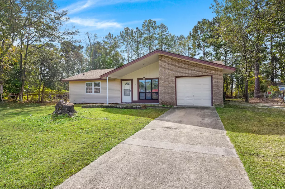 Moncks Corner, SC 29461,305 Mountain Pine Rd