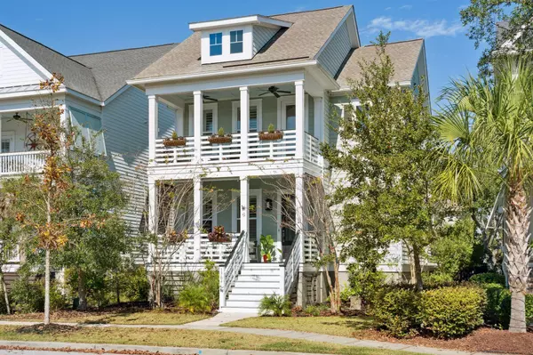 1904 Village Crossing Dr, Daniel Island, SC 29492