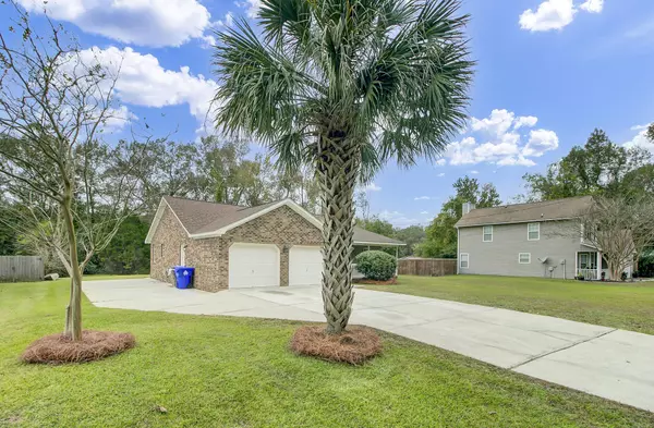 North Charleston, SC 29406,8679 Deerwood Dr