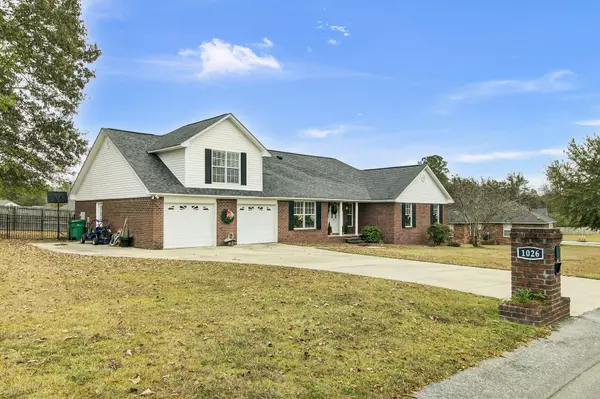 1026 Short Leaf Dr, Manning, SC 29102